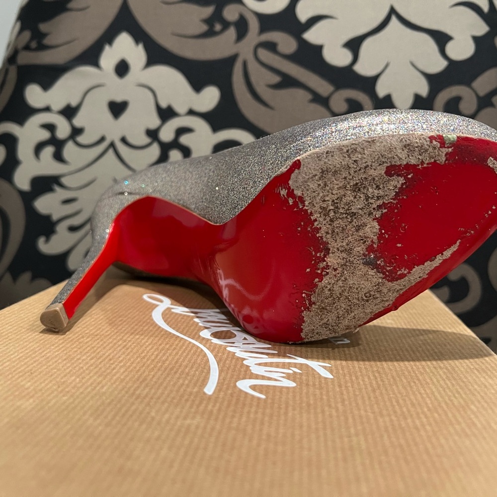 Silver Glitter christian louboutin heels in good condition - Picture 6 of 9
